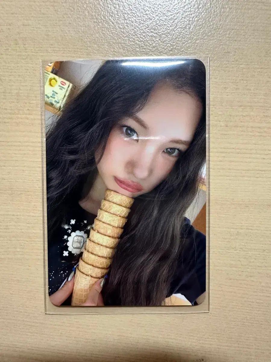 하츠투하츠 포커스 엠디 10만원 포카 이안이로 교환 구합니다