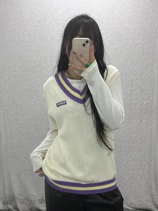 널디 올드스쿨 레트로 배색 브이넥 크림 니트 조끼 S C07958