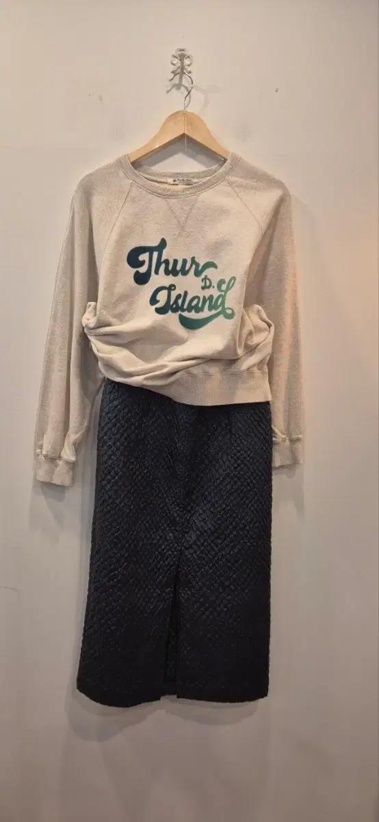 써스데이아일랜드 프리 약기모 맨투맨