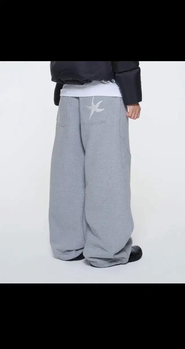 더콜디스트모먼트 바지