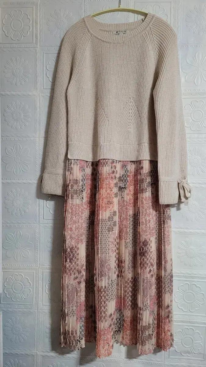 써스데이아일랜드 플리츠 롱원피스