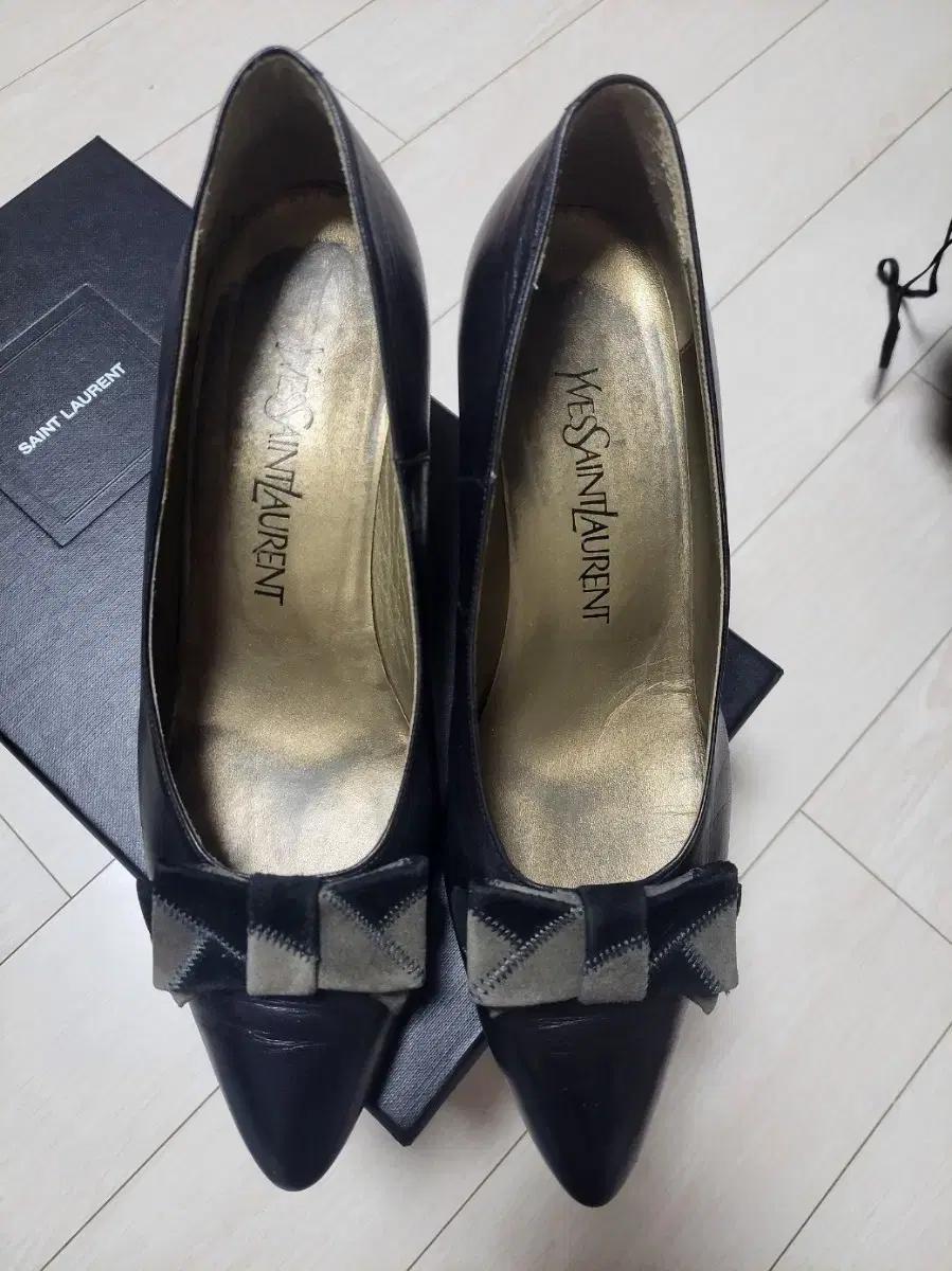 정품)급처5번정도신은사용감적은!생로랑 리본공주구두 힐 양산형지뢰계