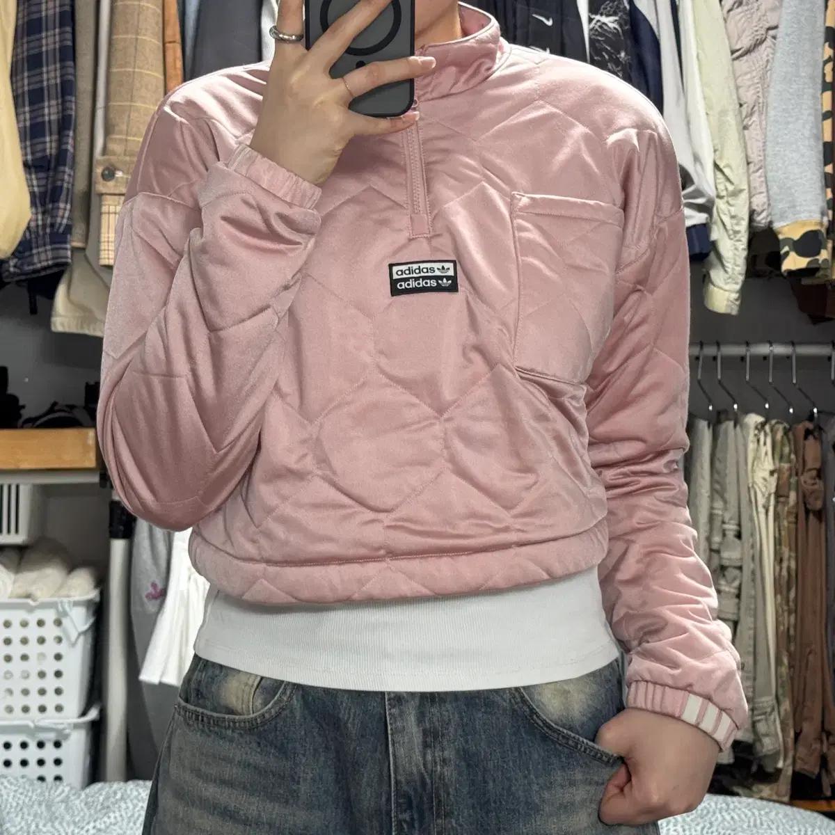아디다스 누빔 크롭 아노락 반집업 맨투맨
