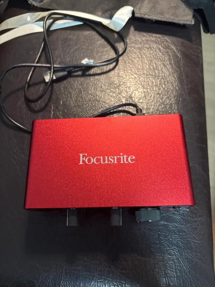 Focusrite 미니멀 오디오 인터페이스 새상품