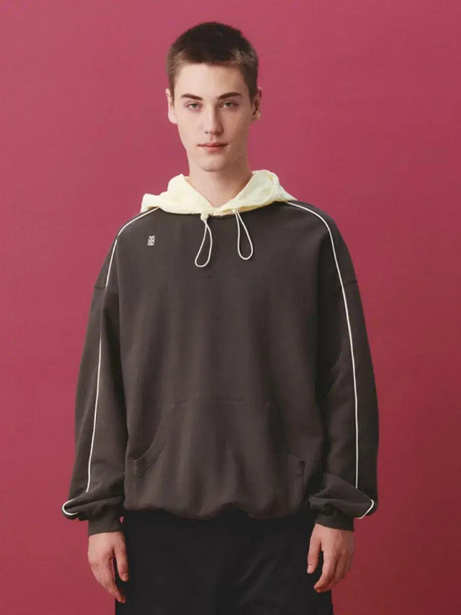 기준 ALVY Hoodie Charcoal Light Yellow
