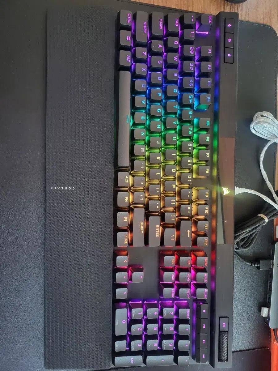 커세어 K70 RGB PRO 키보드