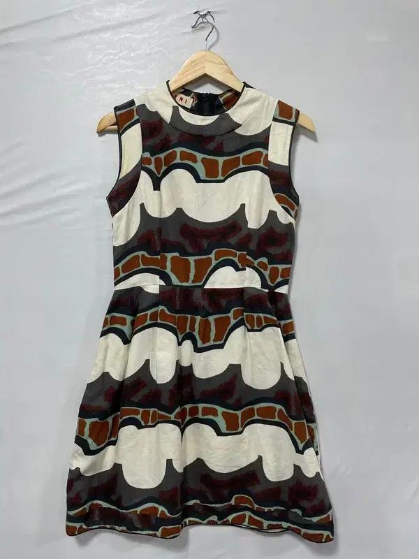MARNI 마르니 패턴 슬리브리스 나시 원피스 38 B00478