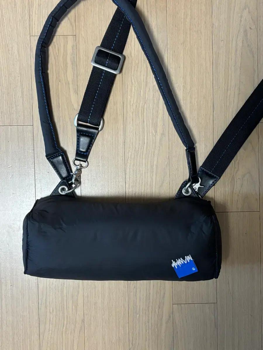 ADERERROR x ZARA 아더에러 자라 콜라보 패딩백 숄더백