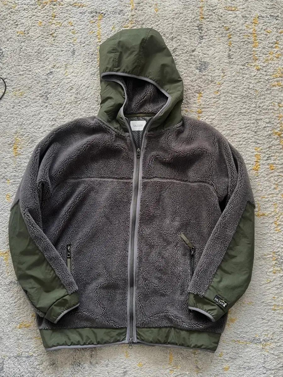Cal O Line 칼오라인 fleece hooded jacket
