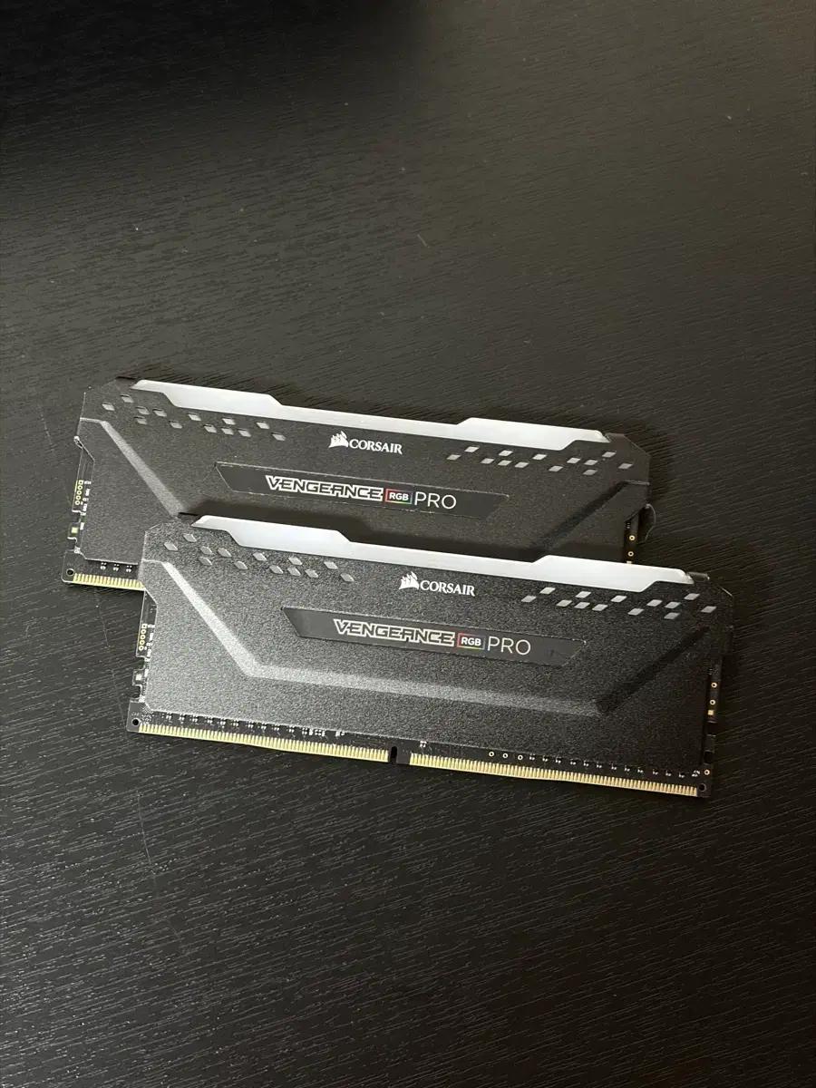 커세어 벤전스 RGB PRO 8기가x2 ddr4 3600MHz