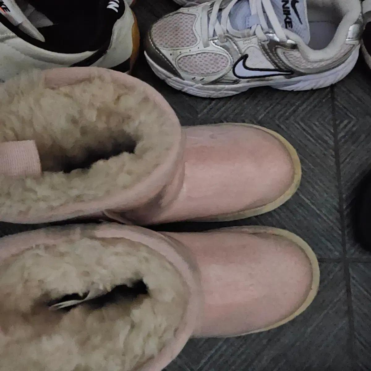 UGG 어그 부츠 핑크색200