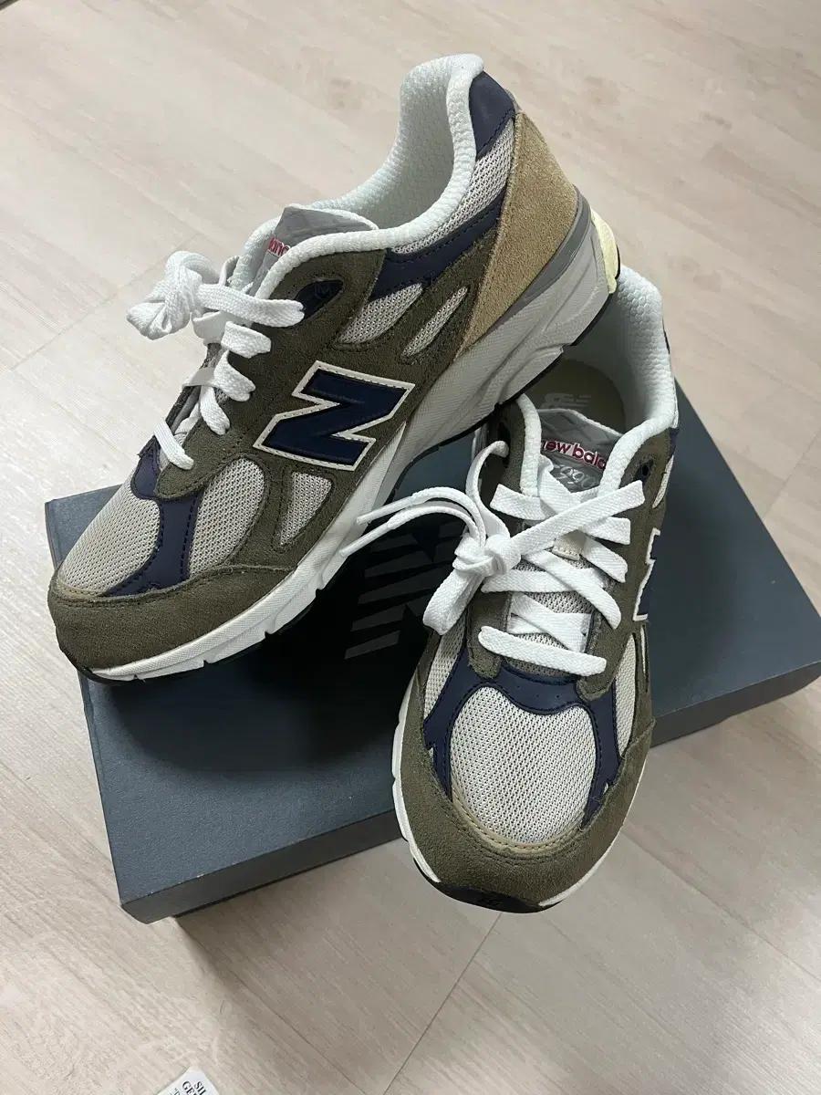 뉴발란스 990v3 올리브 245