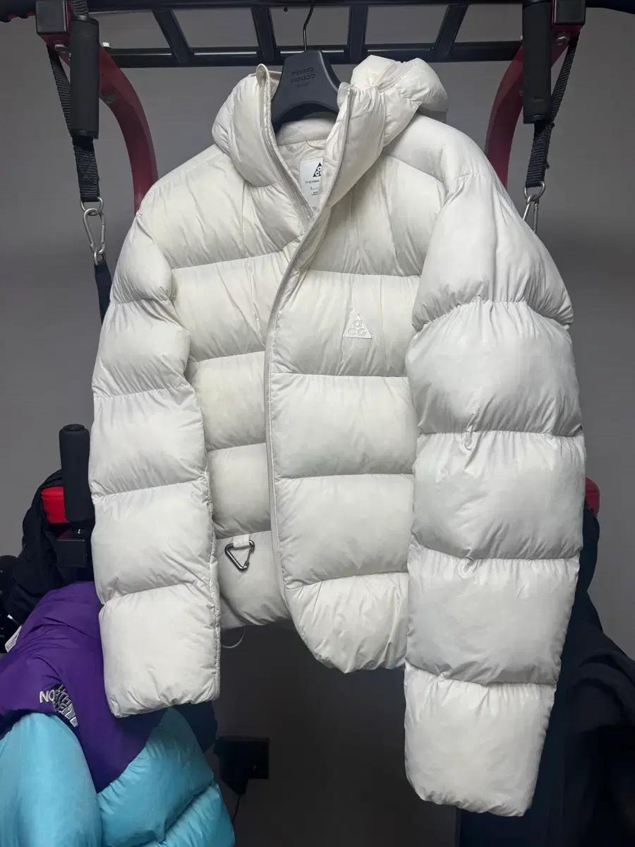 나이키 acg 패딩 m사이즈