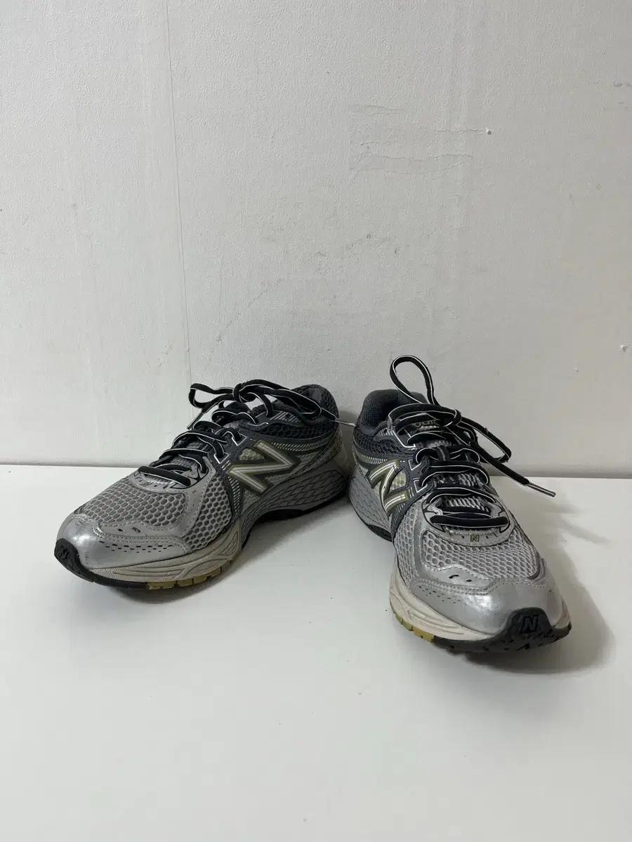 245 뉴발란스860v2 실버 운동화 정품