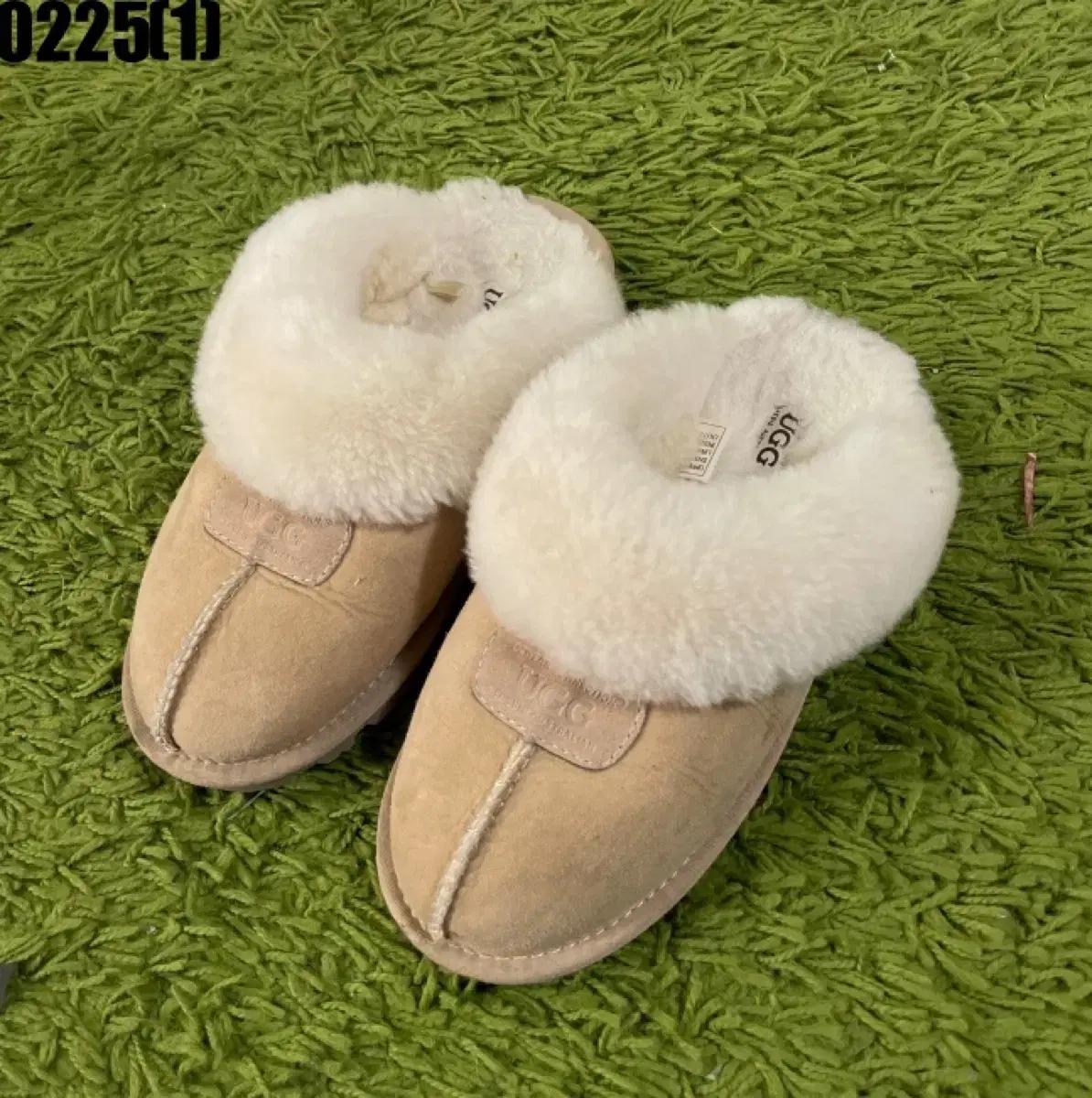 UGG 어그 슬리퍼 샌드색상 230