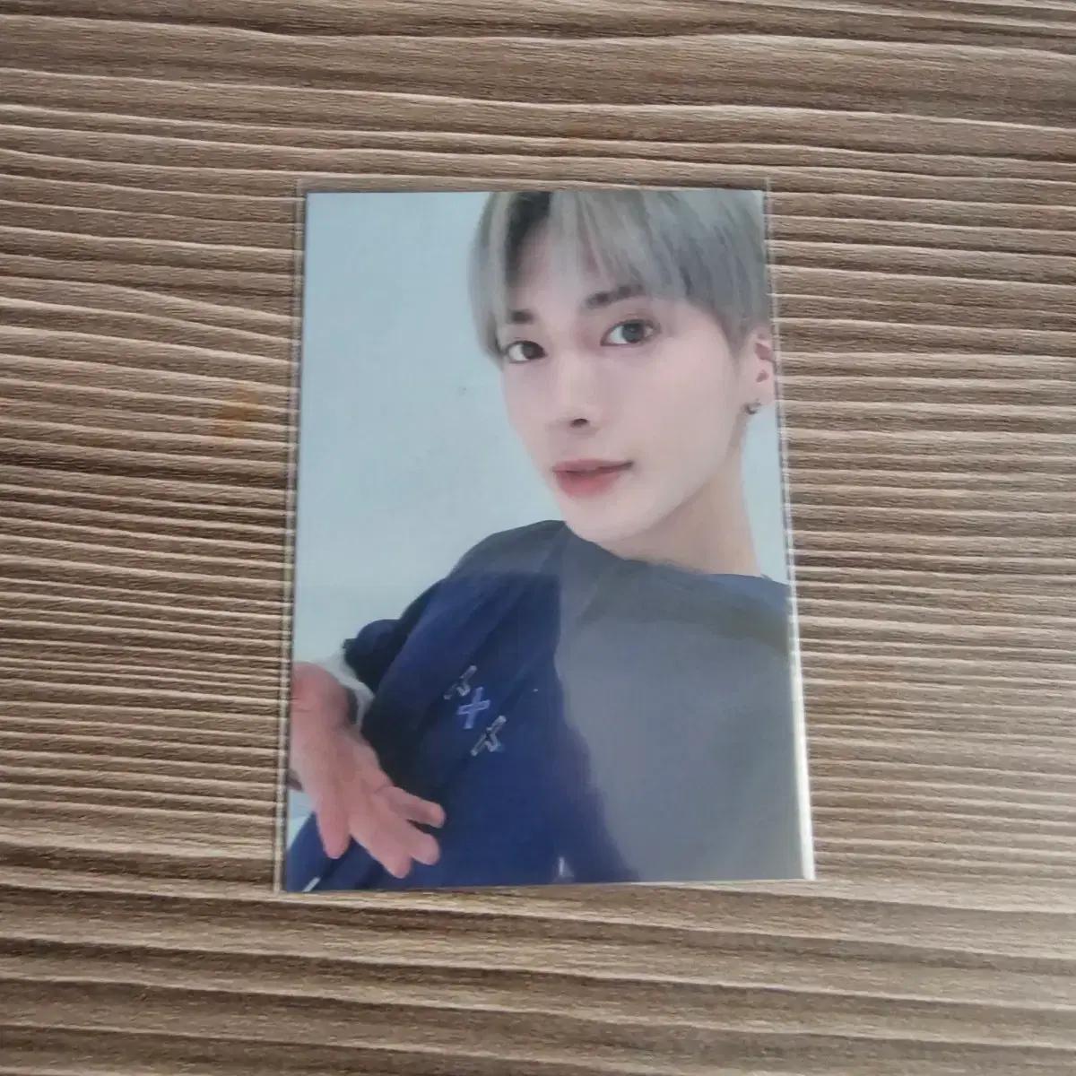 TXT 투바투 투모로우바이투게더 태현 프리즈 유니폼 단복 포카 판매