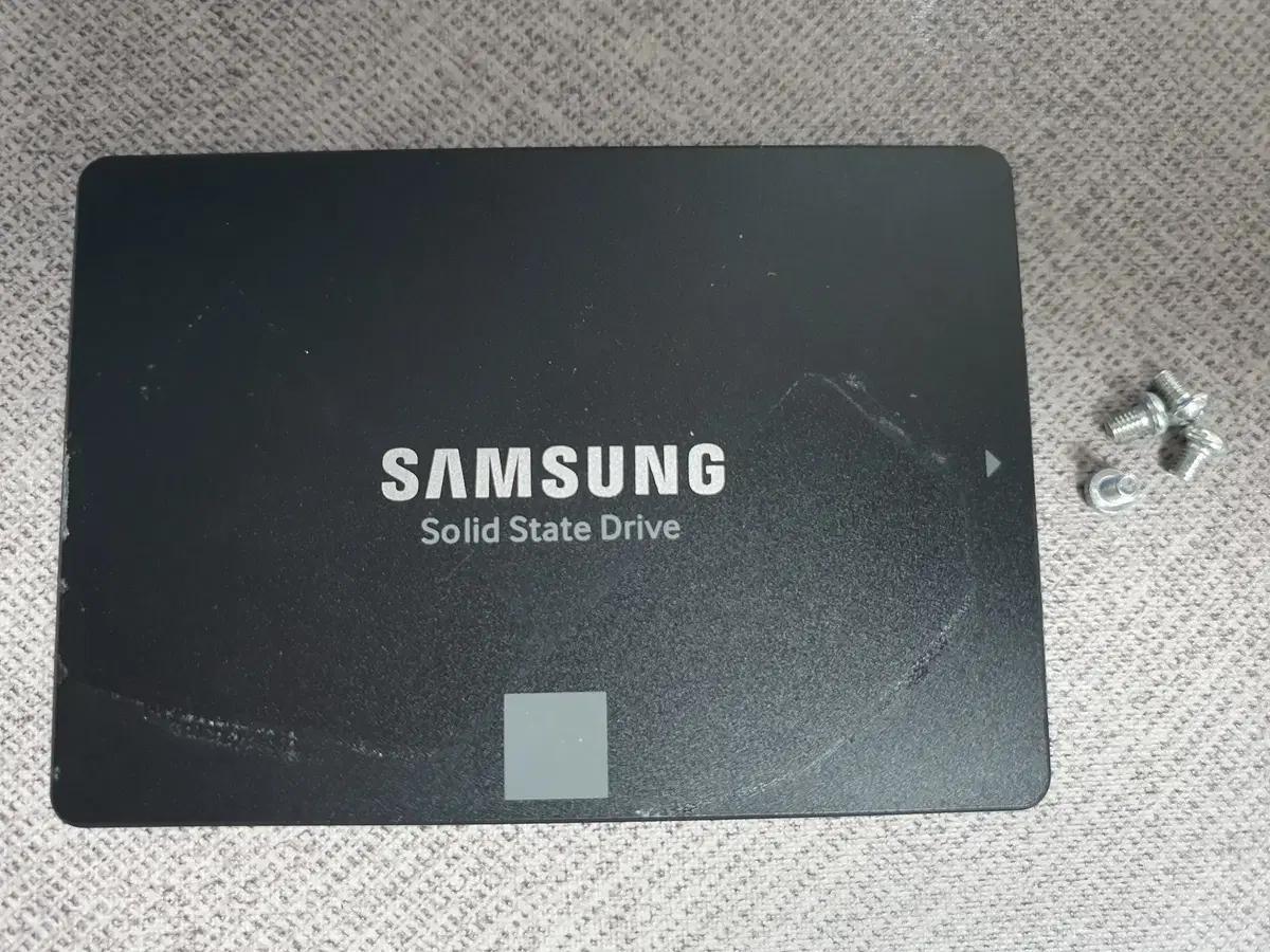 삼성 SSD EVO 860 250GB 판매합니다.