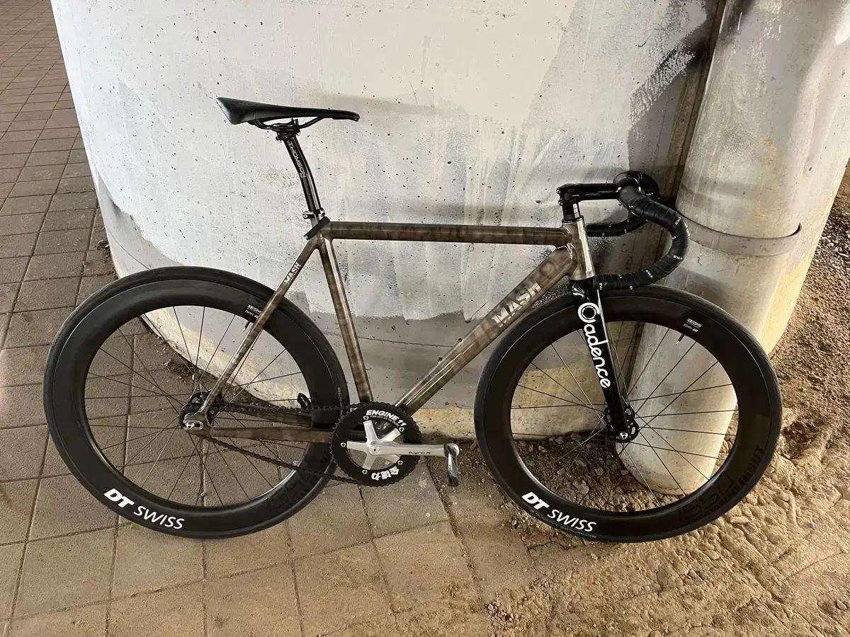디티 스위스 DT SWISS arc1650 휠셋 판매합니다.