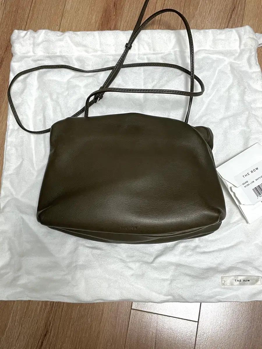 더로우 therow 부어스백 팝니다