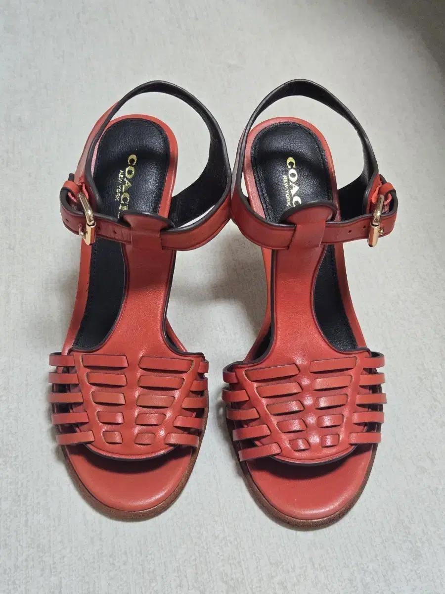 36 사이즈 정품 COACH 코치 오렌지 허라취 가죽 샌들 230 레더