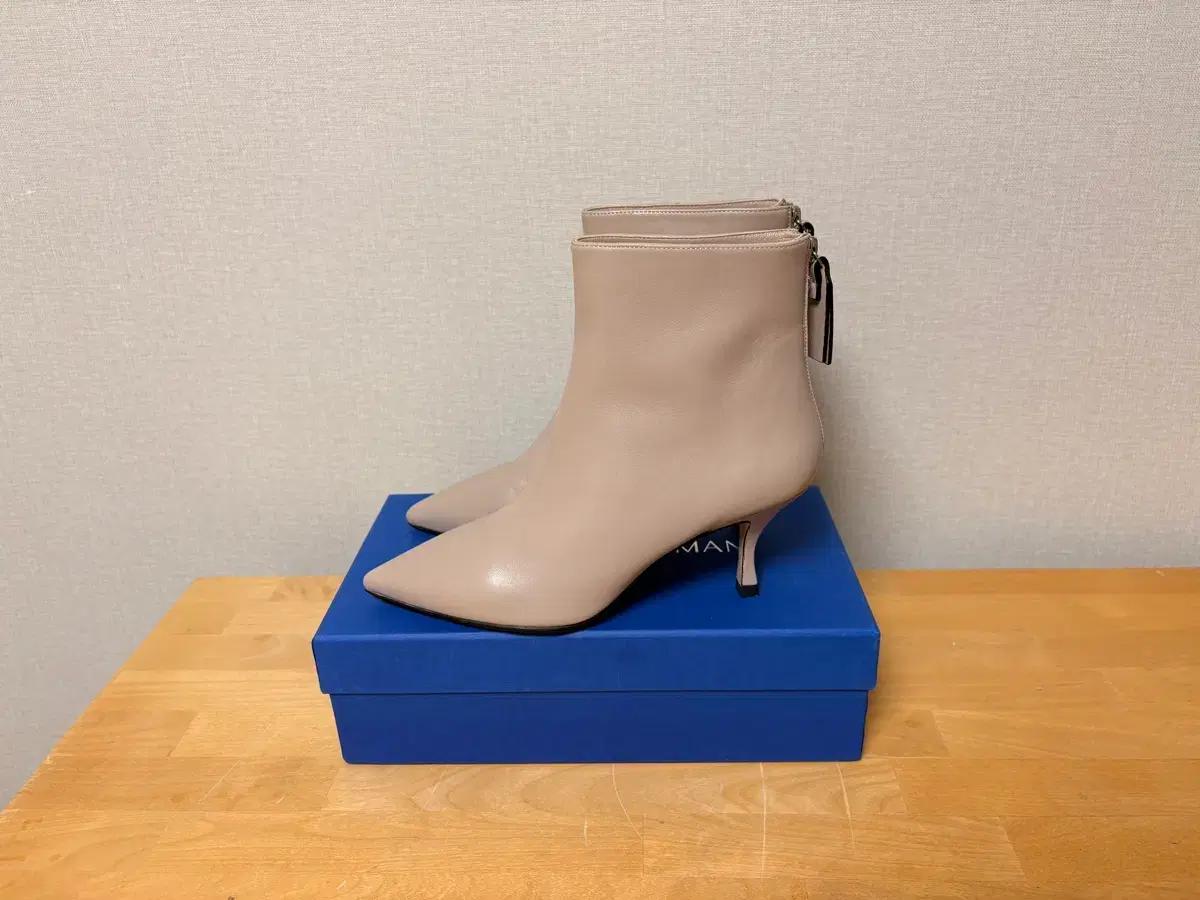 Stuart Weitzman 스튜어트 와이츠먼 앵클부츠