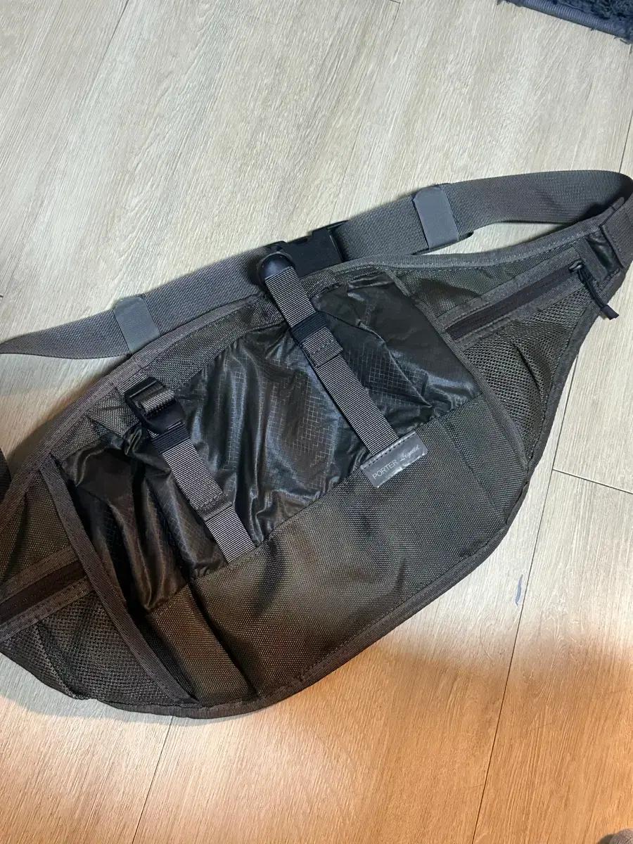 포터 리퀴드 코듀라 힙색 슬링백