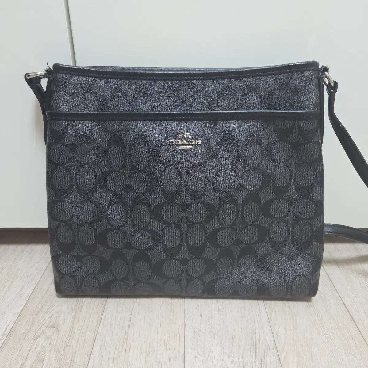 코치 COACH 크로스백 / 블랙