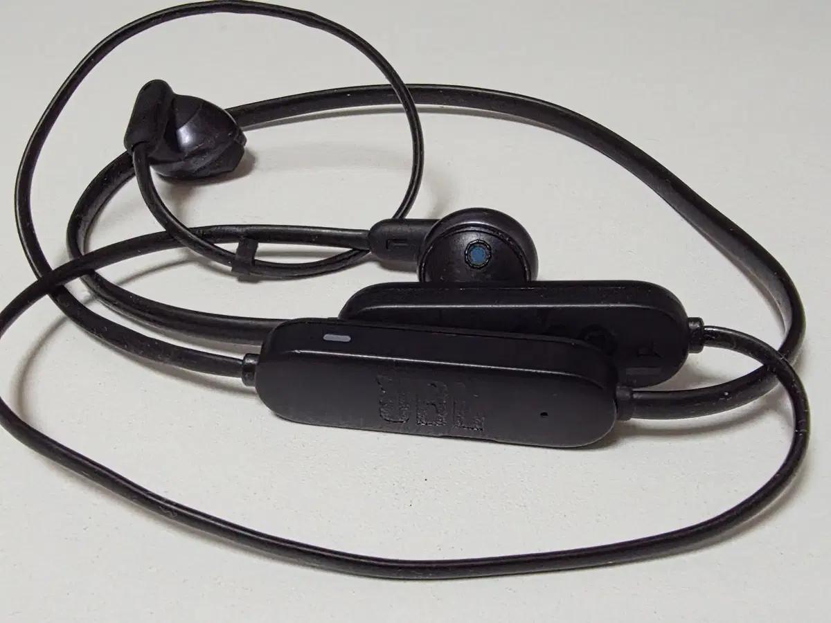JBL 튠 215BT 블루투스 넥밴드 이어폰