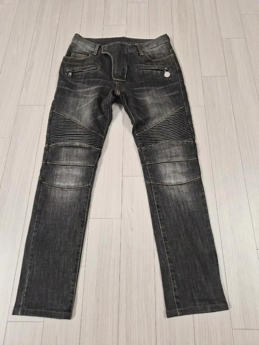 발망(BALMAIN) 블랙 워싱 바이커 진 (48 사이즈)