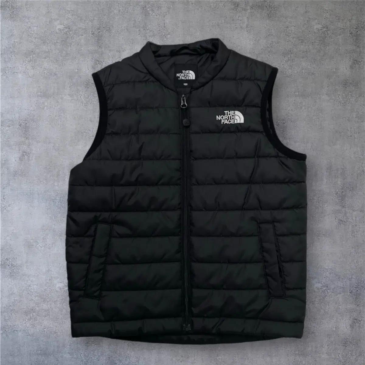 노스페이스 The North Face 블랙 경량 패딩 베스트 120