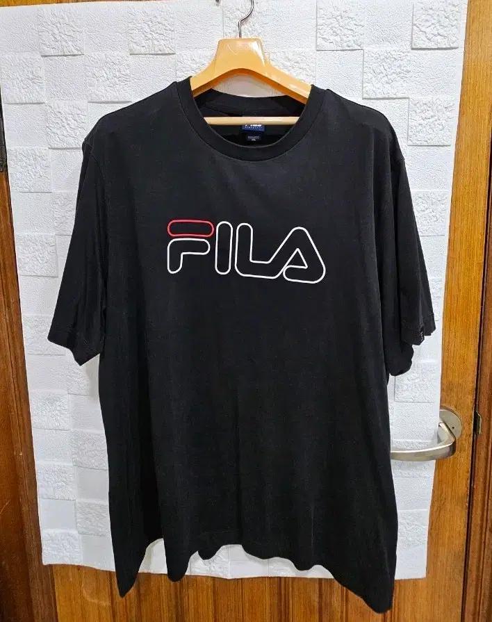휠라 FILA 블랙 로고 반팔 티셔츠 2XL