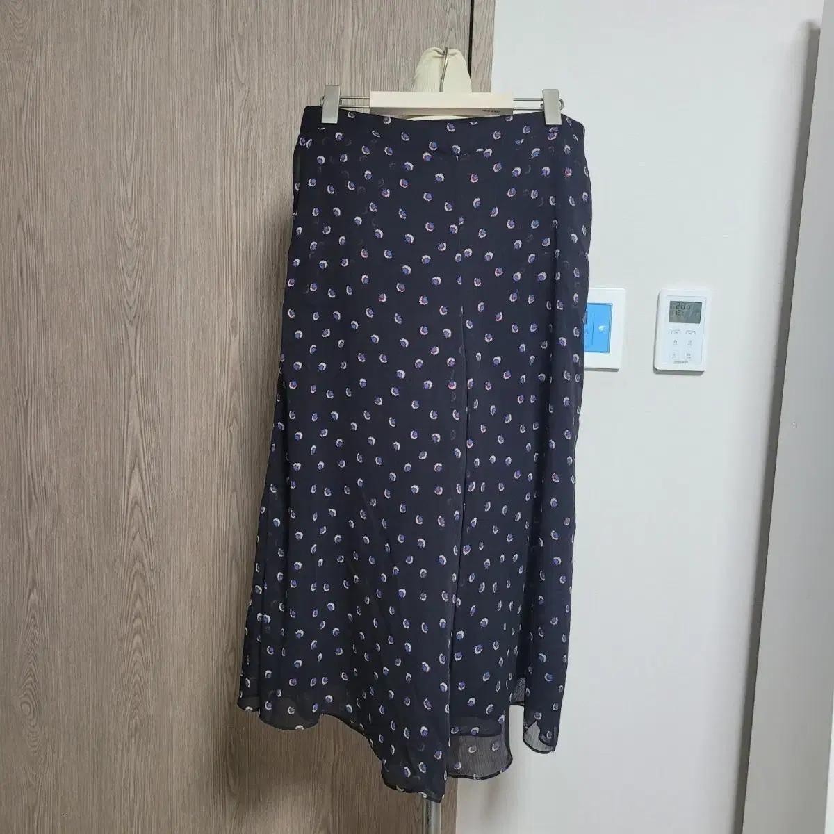 발렌타인 고티에 잔꽃무늬 쉬폰 롱 치마바지 밴딩